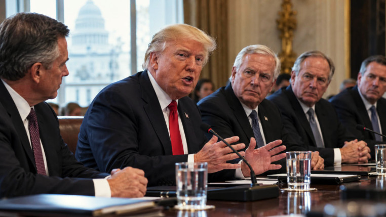 Pétrole : comment les tycoons ont raflé la mise avec Trump Pétrole : comment les tycoons ont raflé la mise avec Trump
